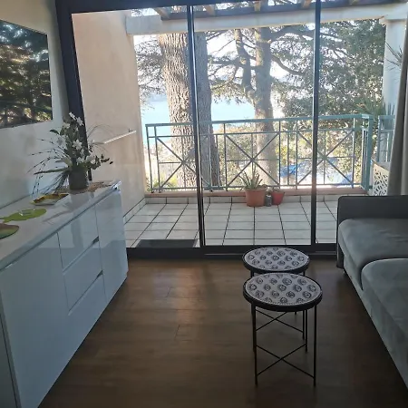 Renove, Piscine A Debordement, Vue 칸느