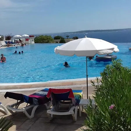 Renove, Piscine A Debordement, Vue 아파트