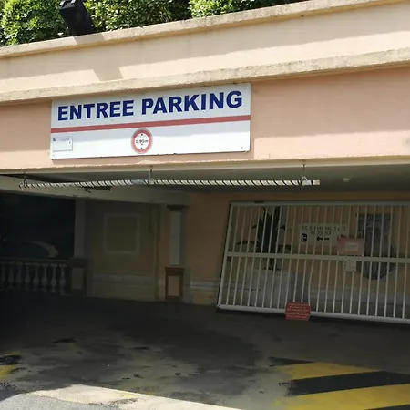 Renove, Piscine A Debordement, Vue 아파트